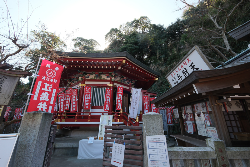 【江之島攻略2024】江之島一日遊必去景點、必吃美食＆交通票券一篇搞定