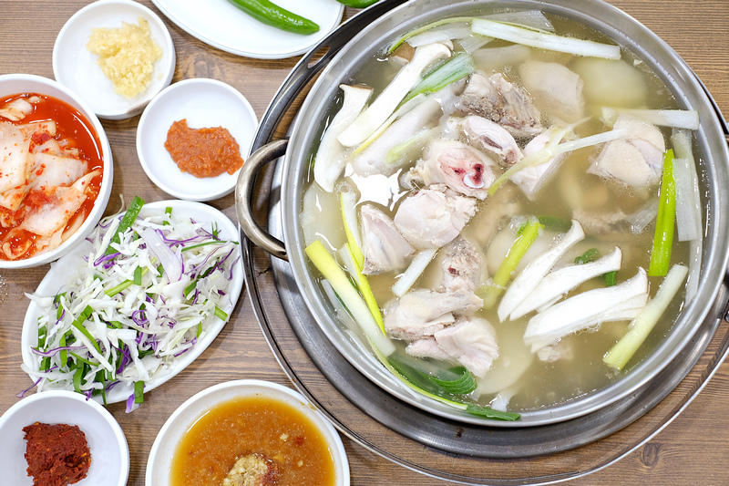 【韓國首爾】孔陵一隻雞：雞湯界強者必吃美食，含東大門新村分店資訊