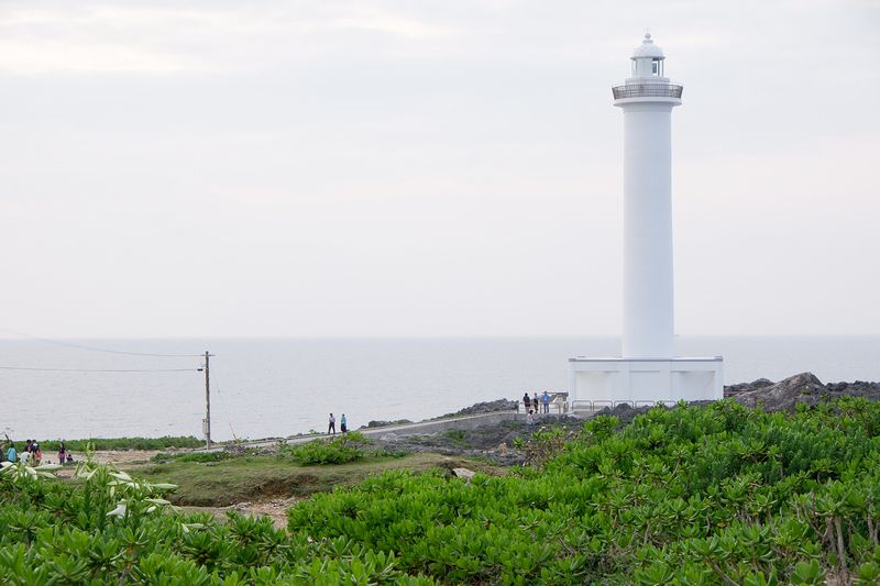 【沖繩】殘波岬燈塔＆公園：沖繩唯一能爬的燈塔！登99階賞斷崖