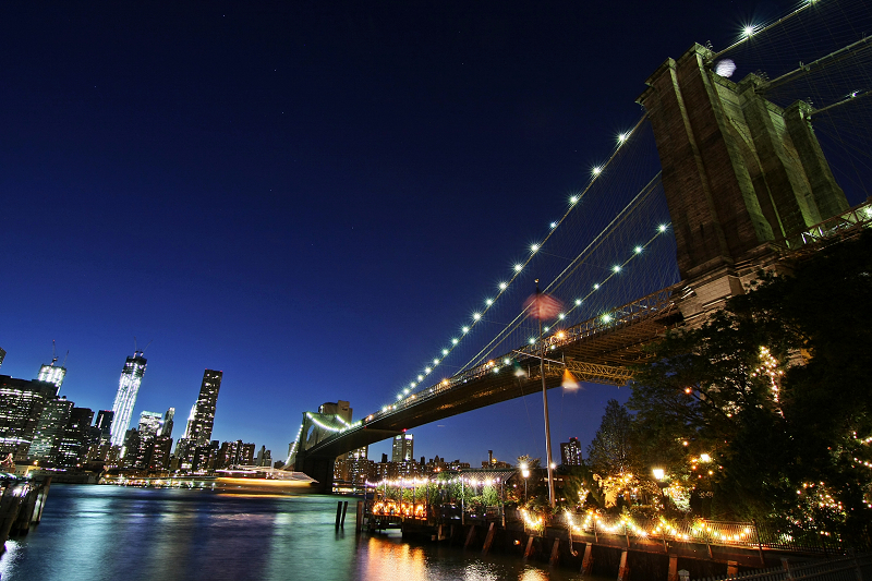 【紐約】布魯克林大橋 Brooklyn Bridge：美國最老懸索橋，夜景拍照＆上橋走路必做