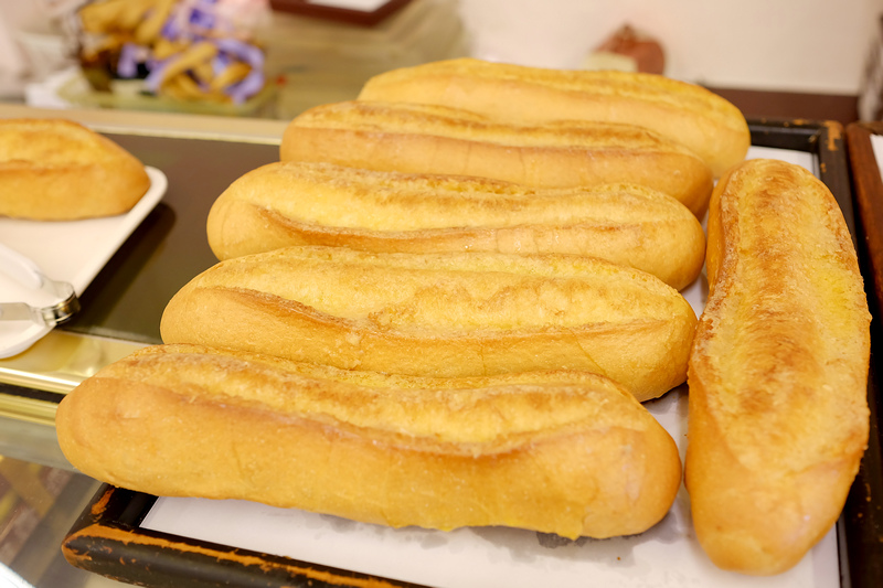 【台北】：多柏思麵包蛋糕 ♥ 蒜味麵包月銷9千條