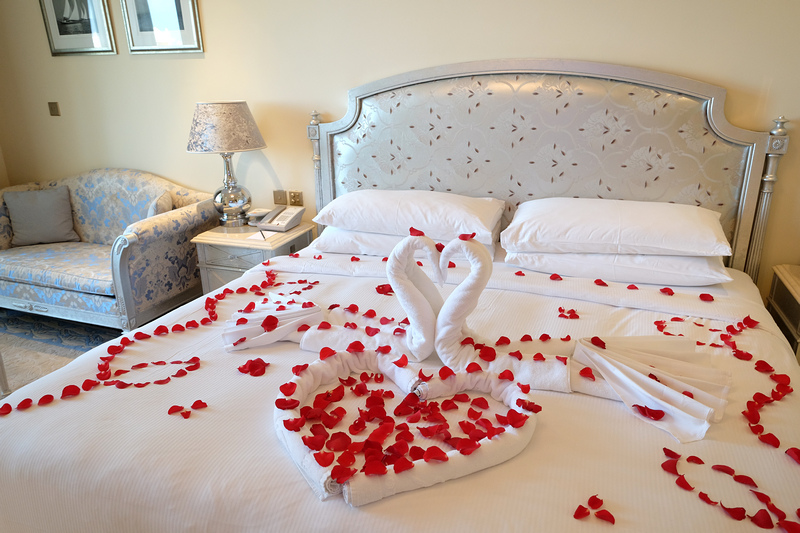 【杜拜住宿推薦】：凱賓斯基公寓飯店Kempinski Hotel ♥ 花瓣鋪床令人融化（房間篇）