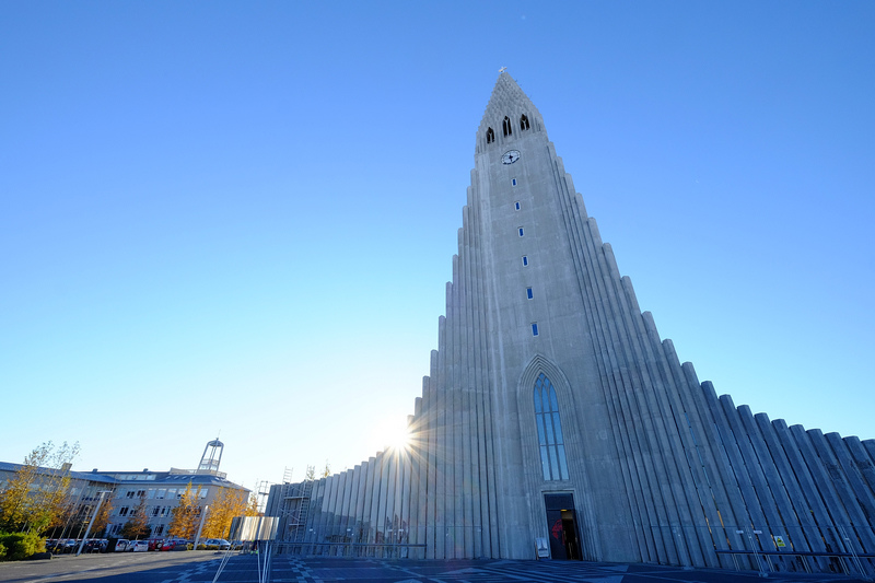 【冰島】哈爾格林姆教堂Hallgrimskirkja：特色介紹、門票免費停車＆超強景觀