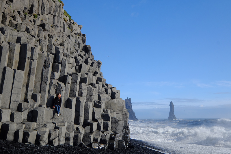 【冰島】黑沙灘 Reynisfjara Beach：全球最美沙灘之一，精靈傳說、玄武岩峭壁超精彩