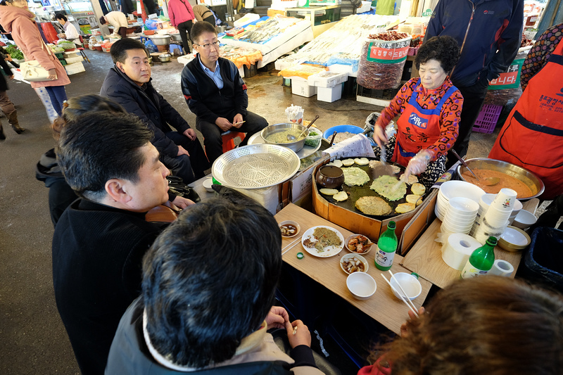 【韓國首爾】廣藏市場：地鐵營業時間＆必吃美食生章魚、綠豆煎餅