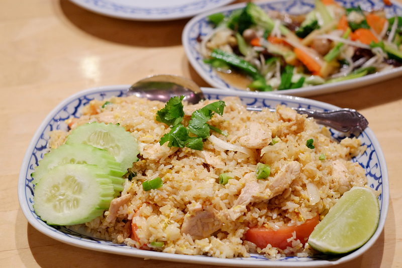 【洛杉磯】Palms Thai Restaurant：人氣爆棚大份量泰式料理，現場演奏超級嗨