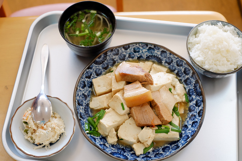 【沖繩】海洋食堂：大人氣家常菜名店，自製島豆腐來店必吃(含菜單)