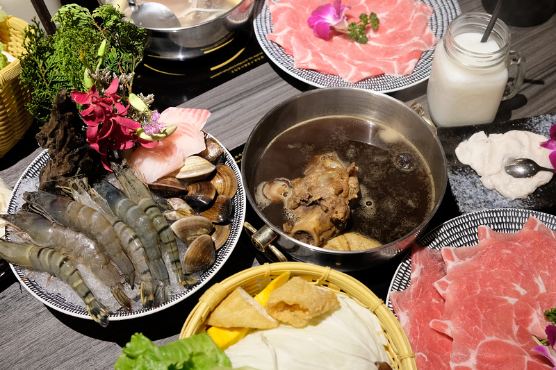 【新莊】：胡叻南洋食尚鍋 ♥ 道地馬來西亞風味，裝潢高檔、食材新鮮，生日約會好選擇