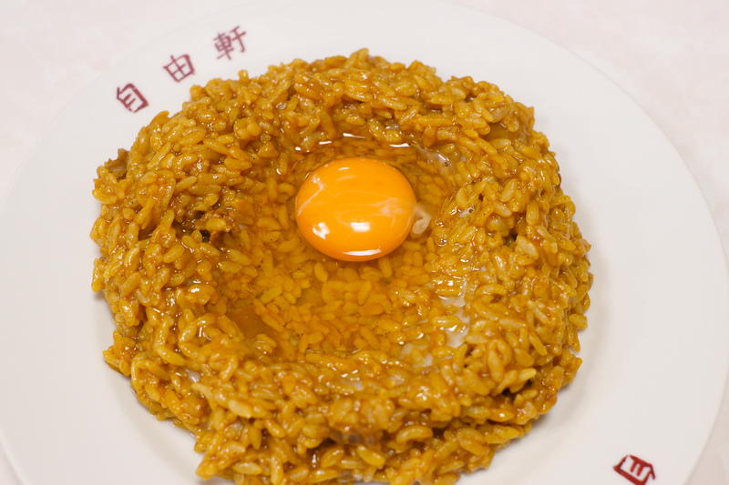【大阪難波】自由軒咖哩飯：最古老西餐廳，整顆生雞蛋拌入特色爆表
