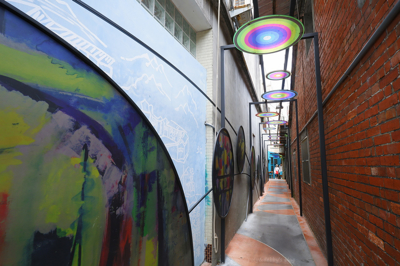 【宜蘭】頭城老街玩樂地圖：彩繪牆、藝術巷、財神龜＆美食停車全