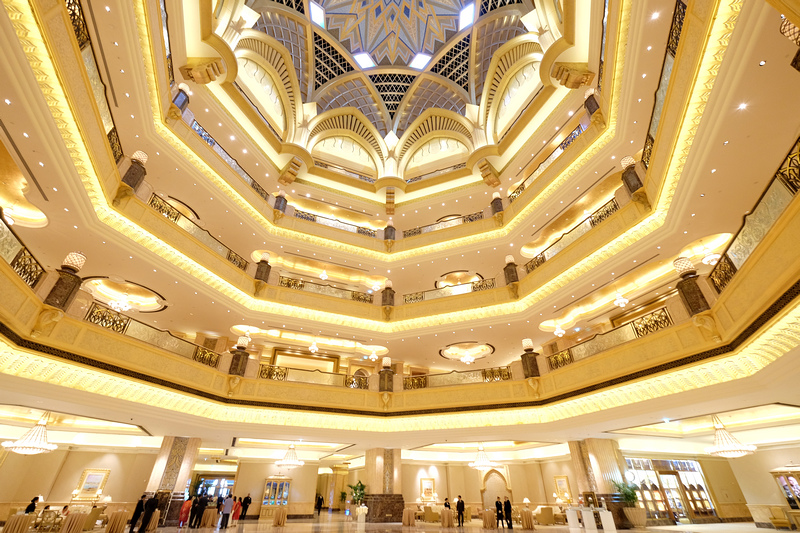 【阿布達比住宿推薦】：酋長皇宮Emirates Palace ♥ 22頓純金打造，目眩神迷張不開眼（大廳篇）