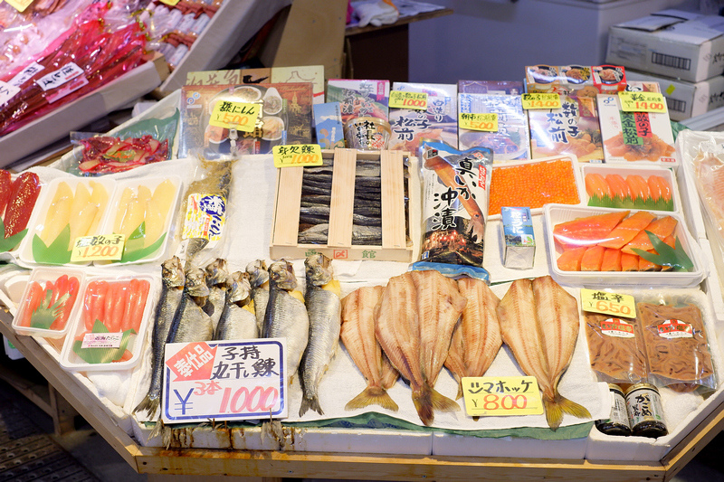 【北海道】函館朝市：帝王蟹、海鮮丼當早餐！必吃美食＆必買伴手