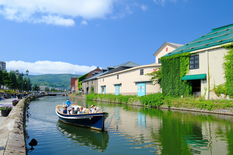 【北海道】小樽運河：搭遊覽船、看夜景、逛商店街，冬天點燈超漂亮