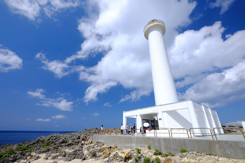 【沖繩】殘波岬燈塔＆公園：沖繩唯一能爬的燈塔！登99階賞斷崖