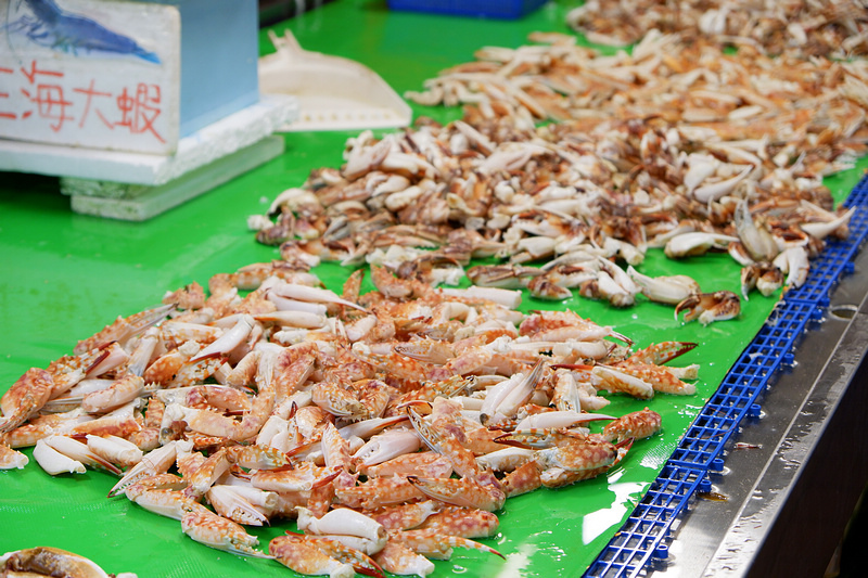 【桃園】竹圍漁港：美食餐廳、生魚片螃蟹攤位推薦、附近景點一日