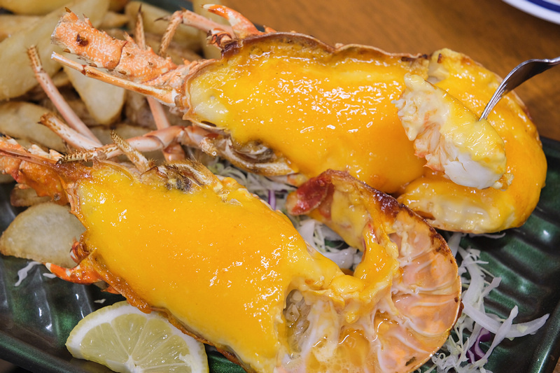 【沖繩恩納美食】浜の家海鮮料理：菜單必點海膽焗烤龍蝦＆奶油烤