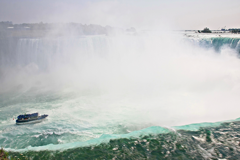 【美國加拿大】尼加拉瀑布一日遊攻略：霧中少女遊船、燈光秀等必