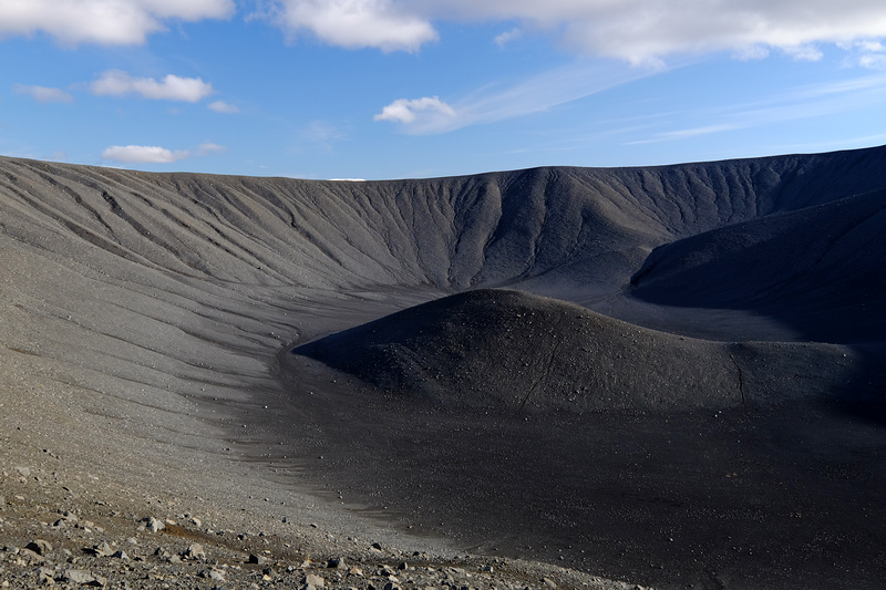 【冰島米湖】Hverfjall火山口：2500年前誕生，近似外星球地貌荒涼無植被