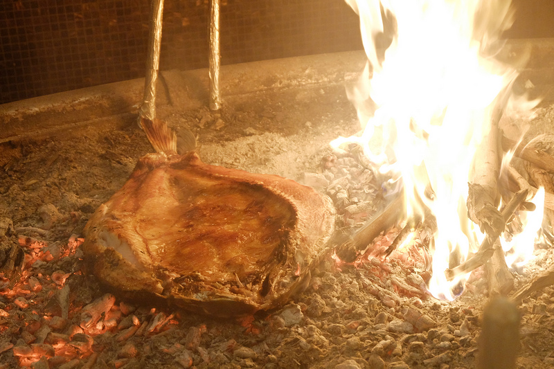 【杜拜】：Samad al Iraqi Restaurant ♥ 爆好吃的超原始烤魚
