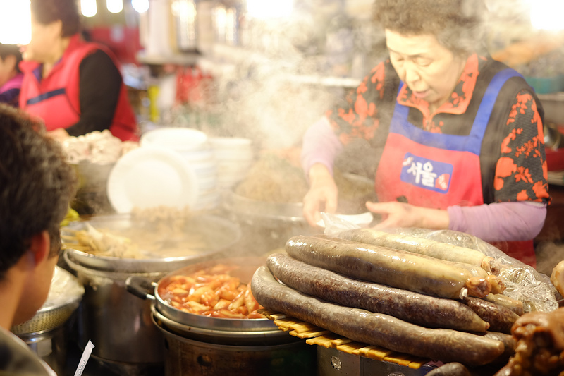 【韓國首爾】廣藏市場：地鐵營業時間＆必吃美食生章魚、綠豆煎餅